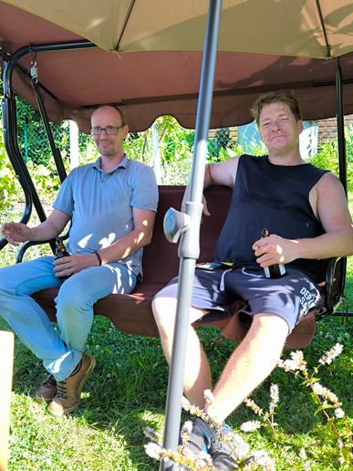 Timo und Thomas in Jana's und Fatima's Garten