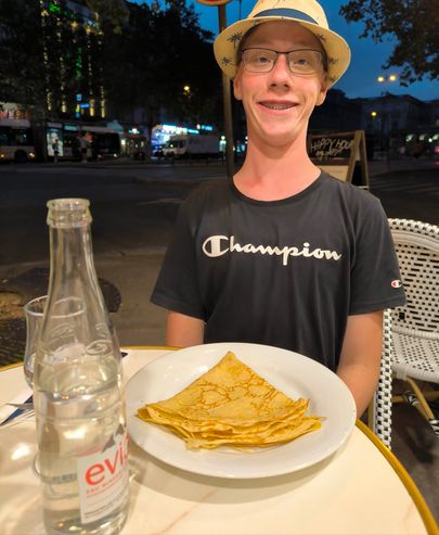 ... mit einem Crepes für Marlon😋