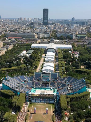 Beachvolleyball direkt am Eifelturm - Stade tour Eiffel 