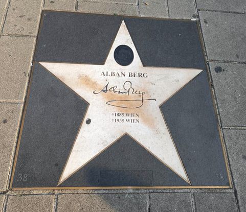 Entdeckt!👀  Der "walk of fame" von Wien