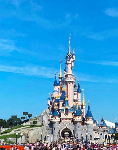 Das berühmte Schloss im Disneyland Paris